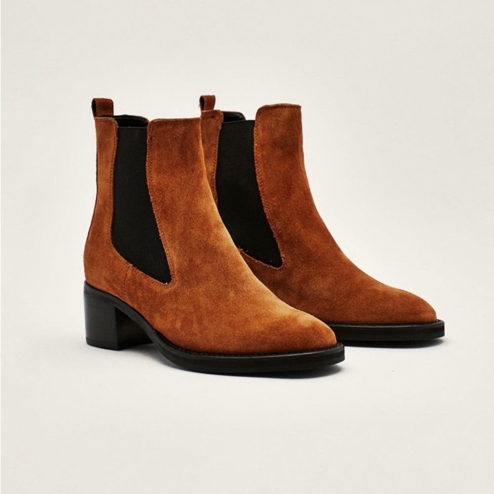 Suede Heeled Chelsea Boots sz 7 - Nasty Gal